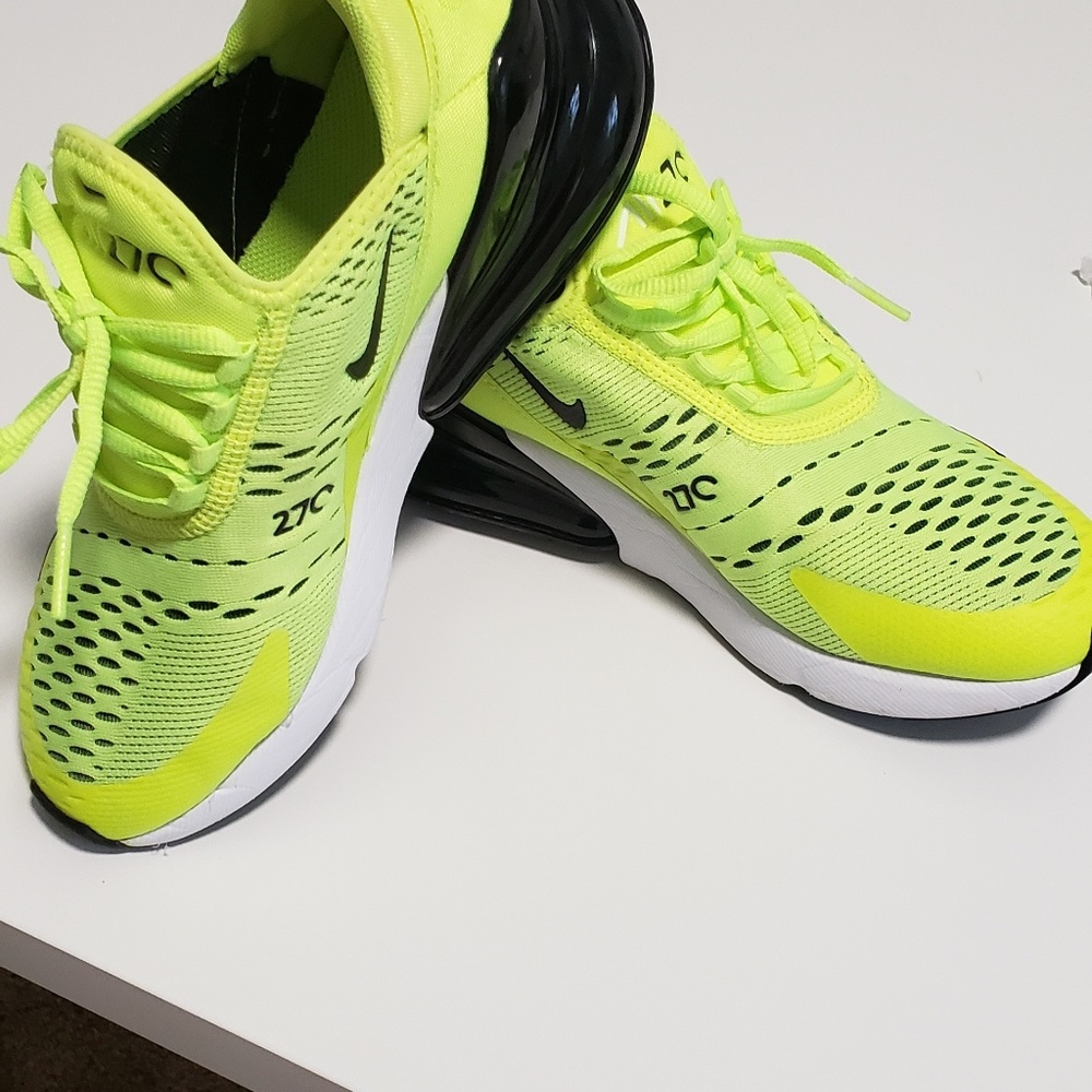 Nike air max run smaller like big 6 small 7 -;)